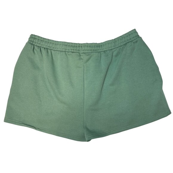2/$30 NWT PrettyLittleThing Plus Size 22 Sage Green Pocket Sweat Shorts - Picture 7 of 15